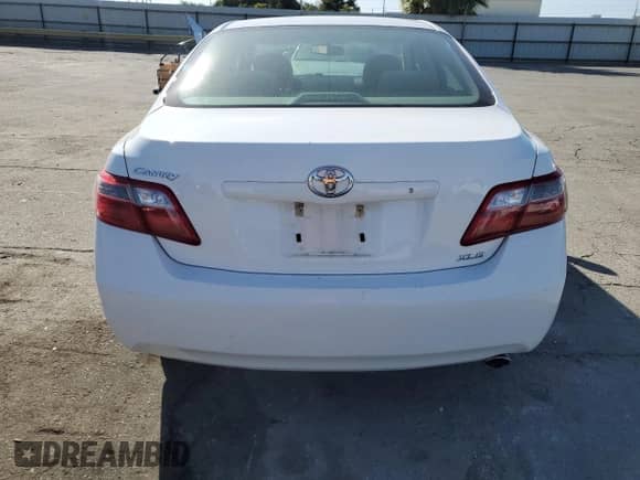 2007 Toyota Camry XLE z VIN 4T1BE46K67U630923, wystawiony jako Copart lot #82008635 z przebiegiem 89 494 mil mil oraz Szkoda całkowita • Salvage title. Historia ofert i sprzedaży dostępna na DreamBid. Obrazek 6.