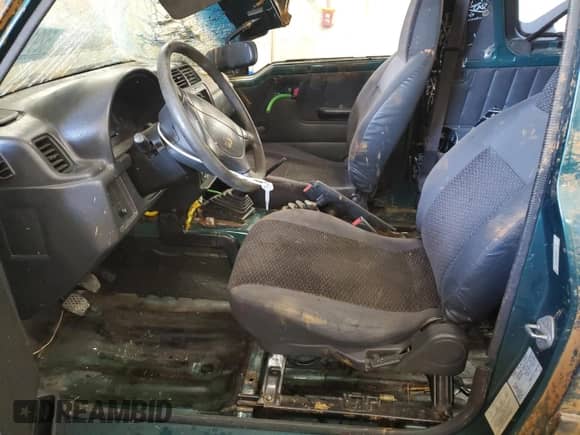 1998 Chevrolet Tracker с VIN 2CNBJ1863W6901170, выставлен на аукционе Copart как лот 52914215 с пробегом 163 280 миль миль и На запчасти • Non repairable. История ставок и продаж доступна на DreamBid. Изображение 7.