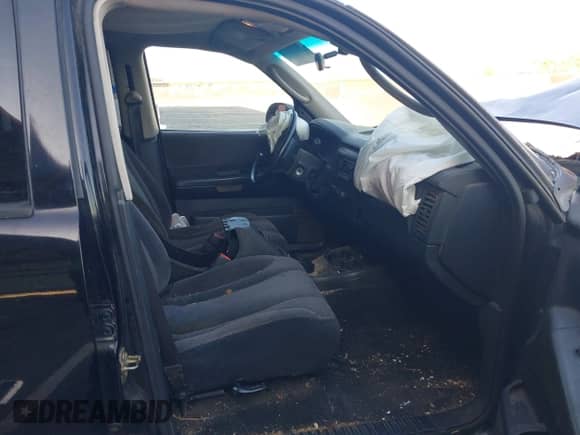 2004 Dodge Dakota SLT with VIN 1D7HL48N14S509550, listed as a IAAI auction lot 43490323 with Not provided miles and . Bid and sale history available at DreamBid. Image 5.