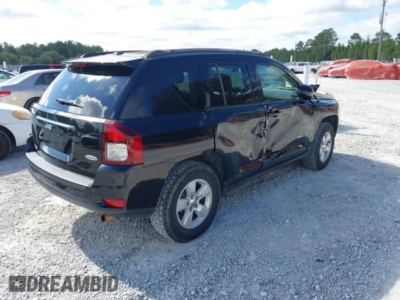 2017 Jeep Compass Latitude with VIN 1C4NJCEA9HD147461, listed as a IAAI auction lot 43341298 with 201,560 mi miles and . Bid and sale history available at DreamBid. Image 4.