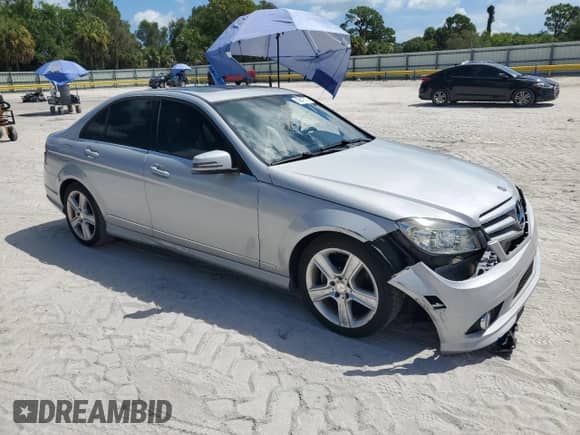 2010 Mercedes-Benz C 300 Sport с VIN WDDGF5EB9AR094712, выставлен на аукционе Copart как лот 69847075 с пробегом 96 022 миль миль и Списание • Salvage title. История ставок и продаж доступна на DreamBid. Изображение 4.