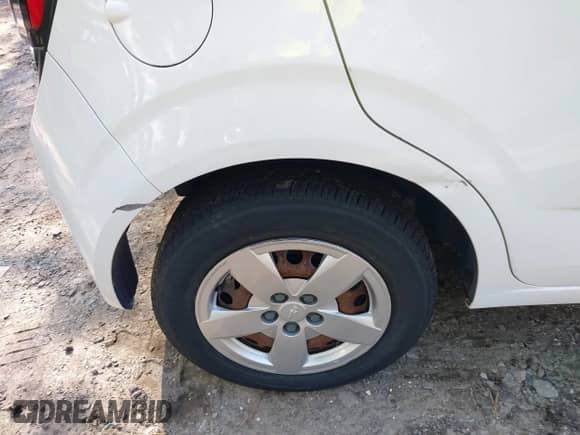 2014 Chevrolet Sonic LS с VIN 1G1JA6SH1E4126920, выставлен на аукционе IAAI как лот 43277045 с пробегом 105 076 миль миль и . История ставок и продаж доступна на DreamBid. Изображение 6.