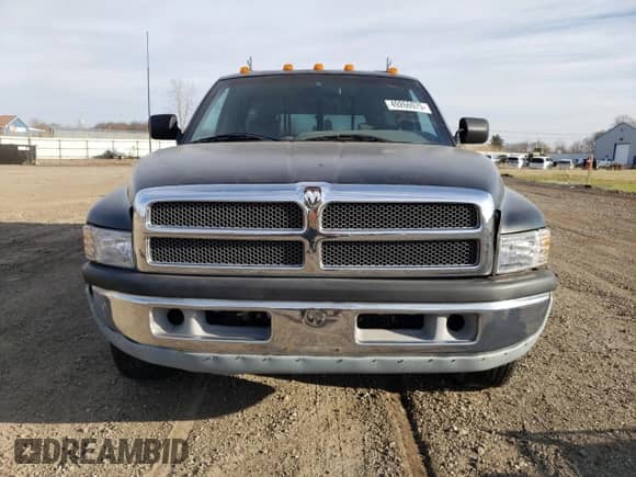 1994 Dodge RAM with VIN 1B7KC26WXRS618712, listed as a Copart auction lot 49266975 with 111,384 mi miles and Clean title. Bid and sale history available at DreamBid. Image 5.