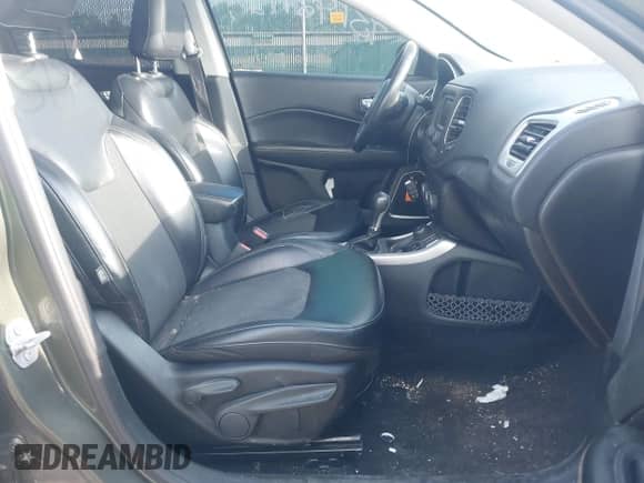 2017 Jeep Compass Latitude с VIN 3C4NJDBB0HT672132, выставлен на аукционе IAAI как лот 43142115 с пробегом 102 808 миль миль и . История ставок и продаж доступна на DreamBid. Изображение 5.