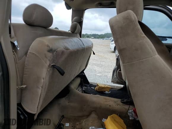 2001 Chevrolet Silverado 2500HD LS z VIN 1GCHK29171E229509, wystawiony jako Copart lot #60524705 z przebiegiem Nie podano mil oraz Szkoda całkowita • Salvage title. Historia ofert i sprzedaży dostępna na DreamBid. Obrazek 10.