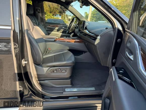 2021 Cadillac Escalade ESV Luxury с VIN 1GYS4JKL2MR308129, выставлен на аукционе Copart как лот 72097424 с пробегом 142 728 миль миль и Чистый • Clean title. История ставок и продаж доступна на DreamBid. Изображение 5.
