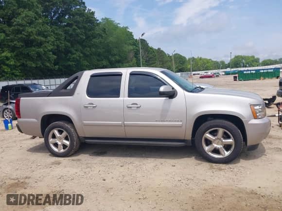 2007 Chevrolet Avalanche 3LT with VIN 3GNEC120X7G268177, listed as a IAAI auction lot 42287255 with 278,531 mi miles and . Bid and sale history available at DreamBid. Image 13.