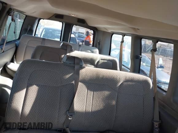 2009 Chevrolet Express Passenger с VIN 1GAHG35K591174852, выставлен на аукционе IAAI как лот 43410418 с пробегом 229 583 миль миль и . История ставок и продаж доступна на DreamBid. Изображение 8.