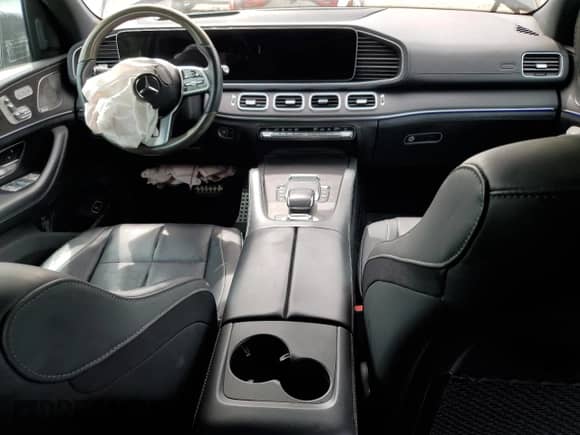 2021 Mercedes-Benz GLS 580 z VIN 4JGFF8GE8MA466215, wystawiony jako Copart lot #58786125 z przebiegiem 36 579 mil mil oraz Szkoda całkowita • Salvage title. Historia ofert i sprzedaży dostępna na DreamBid. Obrazek 8.