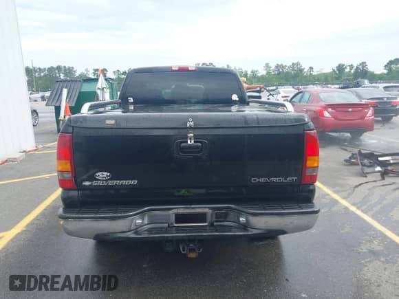 2000 Chevrolet Silverado 1500 LS with VIN 2GCEC19T2Y1383102, listed as a IAAI auction lot 42155531 with 351,236 mi miles and . Bid and sale history available at DreamBid. Image 16.