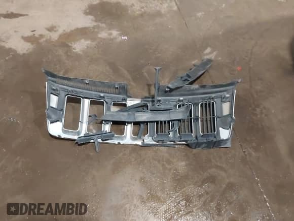 2011 Jeep Grand Cherokee 70th Anniversary с VIN 1J4RR4GG3BC680723, выставлен на аукционе IAAI как лот 41748828 с пробегом 166 480 миль миль и . История ставок и продаж доступна на DreamBid. Изображение 12.