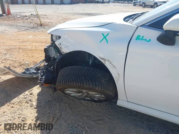 2020 Toyota Camry LE z VIN 4T1L11AK2LU999293, wystawiony jako IAAI lot #43202655 z przebiegiem 52 070 mil mil oraz . Historia ofert i sprzedaży dostępna na DreamBid. Obrazek 6.