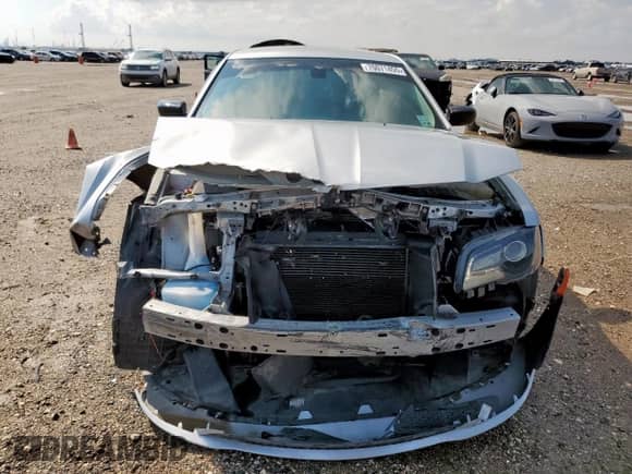 2019 Chrysler 300 Touring с VIN 2C3CCAAG8KH682943, выставлен на аукционе Copart как лот 70071455 с пробегом 42 623 миль миль и Списание • Salvage title. История ставок и продаж доступна на DreamBid. Изображение 5.