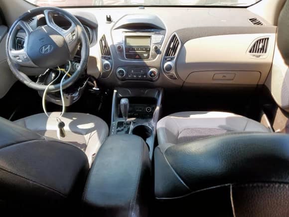 2011 Hyundai Tucson Limited с VIN KM8JU3AC7BU147345, выставлен на аукционе Copart как лот 80624685 с пробегом 240 682 миль миль и Списание • Salvage title. История ставок и продаж доступна на DreamBid. Изображение 8.