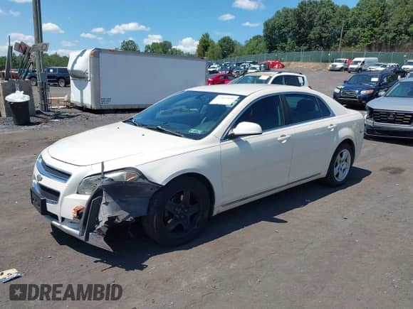2010 Chevrolet Malibu 2LT z VIN 1G1ZD5EB7A4152458, wystawiony jako IAAI lot #42813430 z przebiegiem 115 225 mil mil oraz . Historia ofert i sprzedaży dostępna na DreamBid. Obrazek 2.