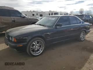 1995 BMW 5 Series с VIN WBAHE6325SGF32682, выставлен на аукционе Copart как лот 81988724 с пробегом 164 848 миль миль и Чистый • Clean title. История ставок и продаж доступна на DreamBid. Изображение 1.