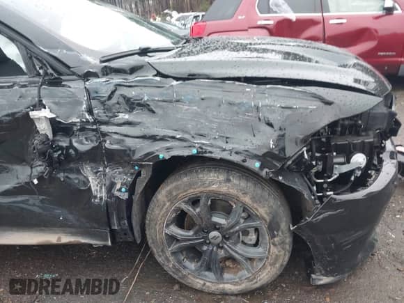 2023 Dodge Hornet GT Plus z VIN ZACNDFBN6P3A00392, wystawiony jako IAAI lot #41561105 z przebiegiem 15 566 mil mil oraz . Historia ofert i sprzedaży dostępna na DreamBid. Obrazek 6.