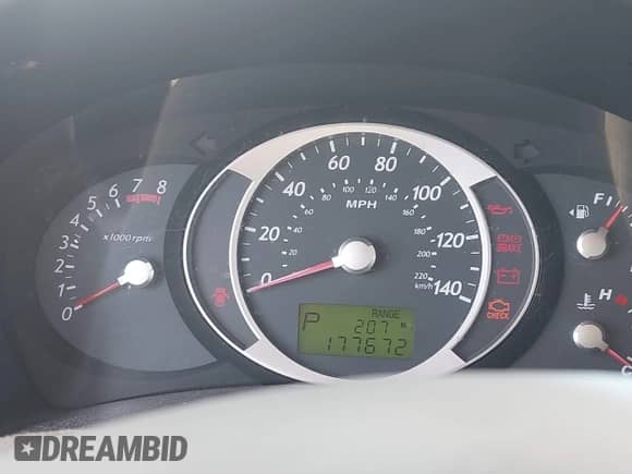 2007 Hyundai Tucson SE z VIN KM8JN72D57U544751, wystawiony jako IAAI lot #42269879 z przebiegiem 177 672 mil mil oraz . Historia ofert i sprzedaży dostępna na DreamBid. Obrazek 7.