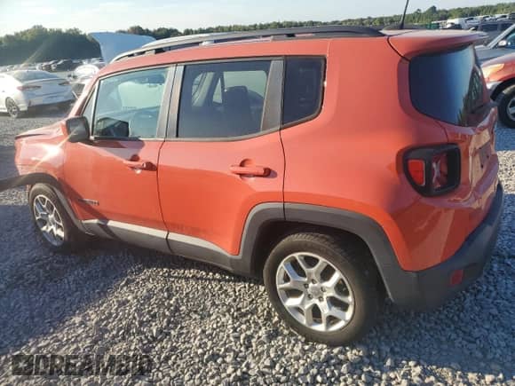 2018 Jeep Renegade Latitude with VIN ZACCJABB5JPH83813, listed as a Copart auction lot 86861165 with 118,230 mi miles and Salvage title. Bid and sale history available at DreamBid. Image 2.