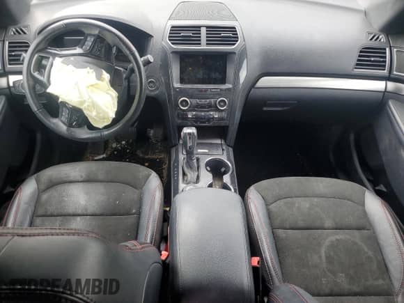 2018 Ford Explorer XLT с VIN 1FM5K8D81JGC60569, выставлен на аукционе Copart как лот 85668345 с пробегом Не указан миль и Списание • Salvage title. История ставок и продаж доступна на DreamBid. Изображение 8.