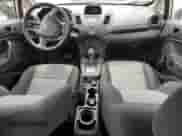 2015 Ford Fiesta S z VIN 3FADP4TJ1FM222194, wystawiony jako Copart lot #66922895 z przebiegiem 93 251 mil mil oraz Szkoda całkowita • Salvage title. Historia ofert i sprzedaży dostępna na DreamBid. Obrazek 8.