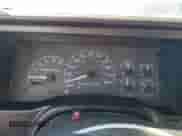 1998 GMC Sierra 1500 z VIN 1GTEC19MXWE559415, wystawiony jako Copart lot #79894184 z przebiegiem 114 711 mil mil oraz Szkoda całkowita • Salvage title. Historia ofert i sprzedaży dostępna na DreamBid. Obrazek 9.