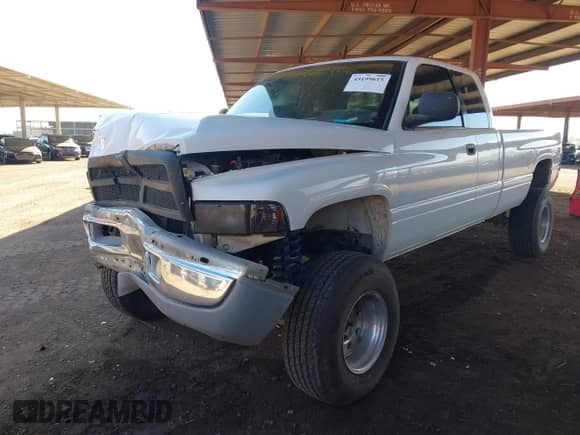 2001 Dodge 1500 with VIN 1B7HF13Z11J532211, listed as a IAAI auction lot 43199615 with 198,362 mi miles and . Bid and sale history available at DreamBid. Image 18.