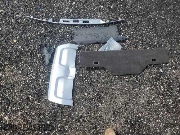 2015 Land Rover Range Rover Sport HSE z VIN SALWR2VF0FA505511, wystawiony jako Copart lot #71642945 z przebiegiem 102 575 mil mil oraz Szkoda całkowita • Salvage title. Historia ofert i sprzedaży dostępna na DreamBid. Obrazek 13.