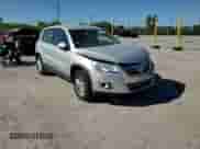 2011 Volkswagen Tiguan S с VIN WVGBV7AX9BW524239, выставлен на аукционе Copart как лот 70093625 с пробегом 174 582 миль миль и Списание • Salvage title. История ставок и продаж доступна на DreamBid. Изображение 14.