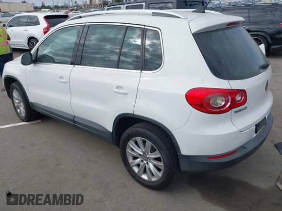 2009 Volkswagen Tiguan SE с VIN WVGBV75N59W003019, выставлен на аукционе IAAI как лот 43437974 с пробегом 122 689 миль миль и . История ставок и продаж доступна на DreamBid. Изображение 3.