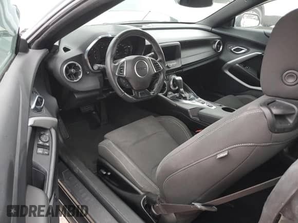 2023 Chevrolet Camaro 1LT z VIN 1G1FB3DS4P0133977, wystawiony jako Copart lot #88048305 z przebiegiem Nie podano mil oraz Szkoda całkowita • Salvage title. Historia ofert i sprzedaży dostępna na DreamBid. Obrazek 8.