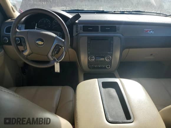 2014 Chevrolet Suburban LT с VIN 1GNSKJE70ER174773, выставлен на аукционе Copart как лот 84274285 с пробегом 203 355 миль миль и Списание • Salvage title. История ставок и продаж доступна на DreamBid. Изображение 8.