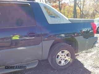 2002 Chevrolet Avalanche z VIN 3GNEK13TX2G265848, wystawiony jako IAAI lot #43499185 z przebiegiem 203 455 mil mil oraz . Historia ofert i sprzedaży dostępna na DreamBid. Obrazek 6.