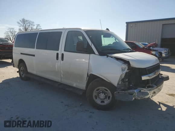 2019 Chevrolet Express Passenger LT with VIN 1GAZGPFG6K1288418, listed as a Copart auction lot 46890365 with 163,661 mi miles and Salvage title. Bid and sale history available at DreamBid. Image 4.