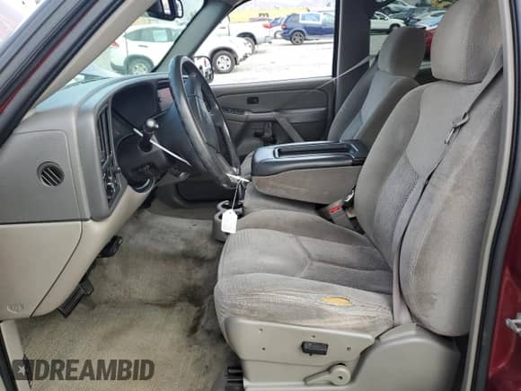 2004 Chevrolet Tahoe LS z VIN 1GNEC13V54J215424, wystawiony jako Copart lot #81526225 z przebiegiem 159 589 mil mil oraz Szkoda całkowita • Salvage title. Historia ofert i sprzedaży dostępna na DreamBid. Obrazek 7.