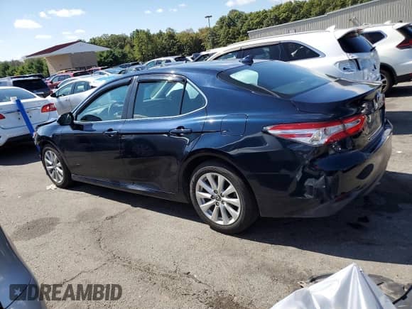 2020 Toyota Camry LE z VIN 4T1C11AK9LU874324, wystawiony jako Copart lot #80186235 z przebiegiem 154 948 mil mil oraz Nie do naprawy • Non repairable. Historia ofert i sprzedaży dostępna na DreamBid. Obrazek 2.