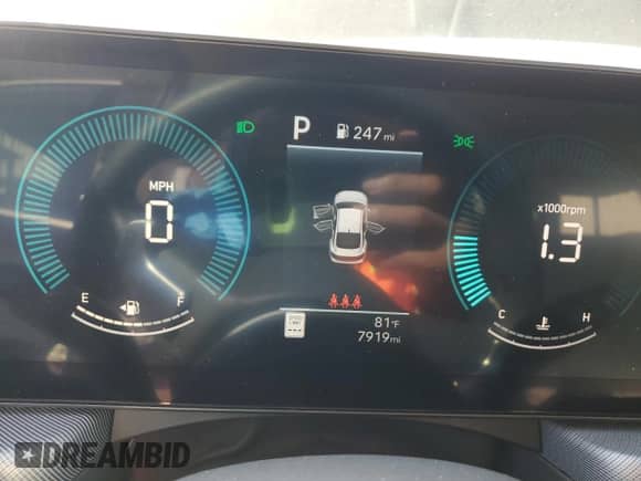 2025 Hyundai Sonata SEL z VIN KMHL64JA2SA480285, wystawiony jako Copart lot #85743055 z przebiegiem 7 919 mil mil oraz Nie do naprawy • Non repairable. Historia ofert i sprzedaży dostępna na DreamBid. Obrazek 9.