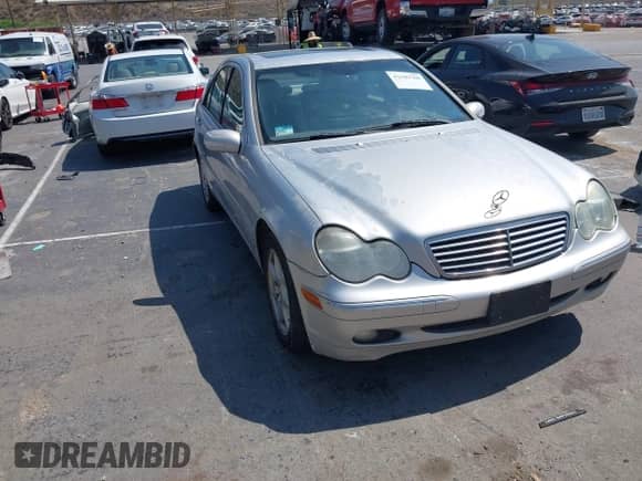 2004 Mercedes-Benz C 320 with VIN WDBRF64J14F518566, listed as a IAAI auction lot 42589700 with 192,553 mi miles and . Bid and sale history available at DreamBid. Image 1.