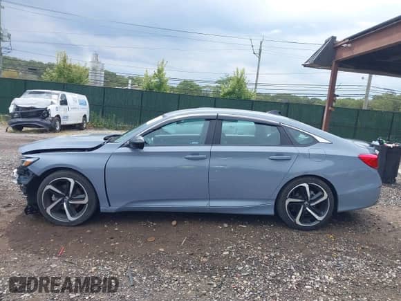 2022 Honda Accord Sport z VIN 1HGCV1F38NA021445, wystawiony jako IAAI lot #43277130 z przebiegiem 48 976 mil mil oraz . Historia ofert i sprzedaży dostępna na DreamBid. Obrazek 15.