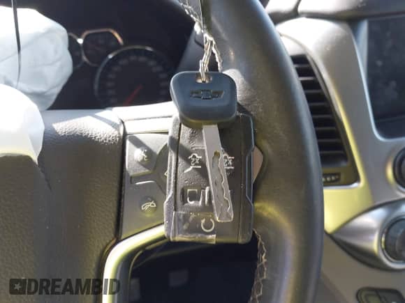 2015 Chevrolet Tahoe LT z VIN 1GNSKBKCXFR727759, wystawiony jako IAAI lot #43210647 z przebiegiem 129 750 mil mil oraz . Historia ofert i sprzedaży dostępna na DreamBid. Obrazek 11.