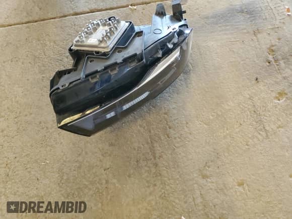 2022 Cadillac Escalade ESV Premium Luxury с VIN 1GYS4KKL2NR351926, выставлен на аукционе Copart как лот 61488285 с пробегом 127 355 миль миль и Списание • Salvage title. История ставок и продаж доступна на DreamBid. Изображение 13.