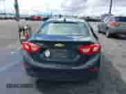 2018 Chevrolet Cruze LS z VIN 1G1BB5SM2J7150497, wystawiony jako IAAI lot #41784487 z przebiegiem 102 927 mil mil oraz . Historia ofert i sprzedaży dostępna na DreamBid. Obrazek 16.