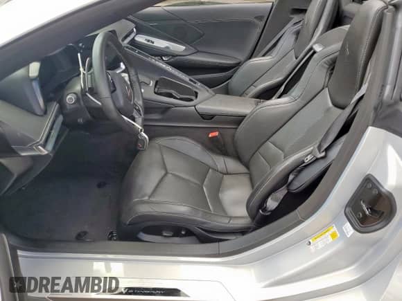 2024 Chevrolet Corvette 1LT z VIN 1G1YA3D40R5111879, wystawiony jako Copart lot #72099715 z przebiegiem 19 734 mil mil oraz Czysty tytuł • Clean title. Historia ofert i sprzedaży dostępna na DreamBid. Obrazek 7.