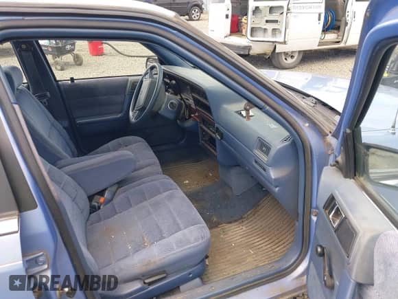 1994 Dodge Spirit with VIN 3B3AA463XRT207314, listed as a IAAI auction lot 41442625 with 140,757 mi miles and . Bid and sale history available at DreamBid. Image 5.