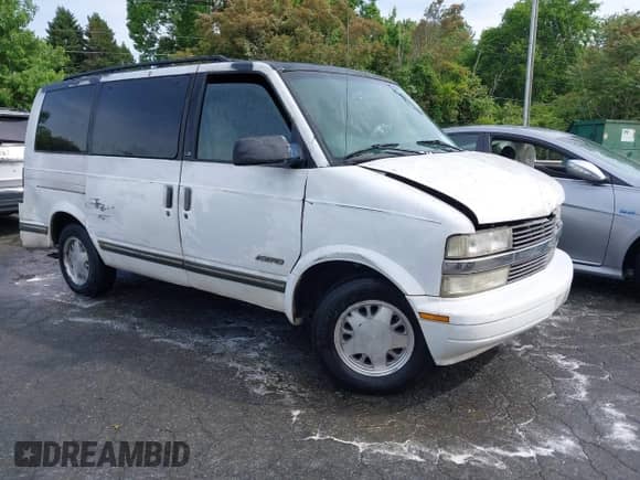 1996 Chevrolet Astro with VIN 1GNDM19W2TB139016, listed as a IAAI auction lot 42104930 with 255,663 mi miles and . Bid and sale history available at DreamBid. Image 1.