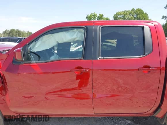 2025 Nissan Frontier SV with VIN 1N6ED1EJ1SN634034, listed as a IAAI auction lot 42245145 with 1,686 mi miles and . Bid and sale history available at DreamBid. Image 15.