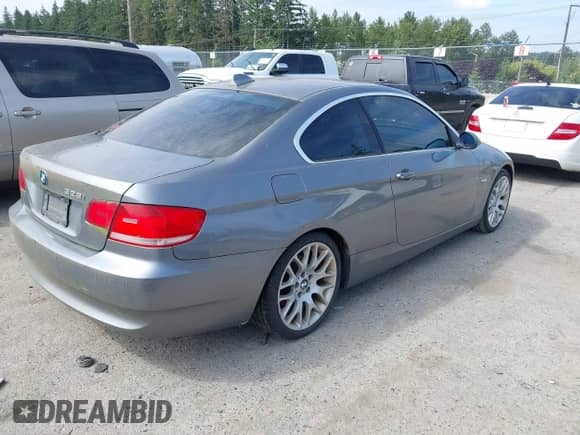 2007 BMW 3 Series 328i с VIN WBAWB33527PU87536, выставлен на аукционе IAAI как лот 42750304 с пробегом 222 102 миль миль и . История ставок и продаж доступна на DreamBid. Изображение 4.