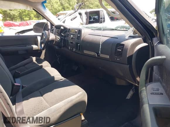 2007 Chevrolet Silverado 1500 1LT with VIN 1GCEC19C77Z516409, listed as a IAAI auction lot 42334916 with 210,099 mi miles and . Bid and sale history available at DreamBid. Image 5.