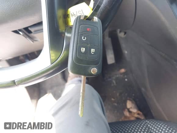 2015 Chevrolet Equinox LT z VIN 2GNFLFE36F6195374, wystawiony jako IAAI lot #42610707 z przebiegiem 169 836 mil mil oraz . Historia ofert i sprzedaży dostępna na DreamBid. Obrazek 11.