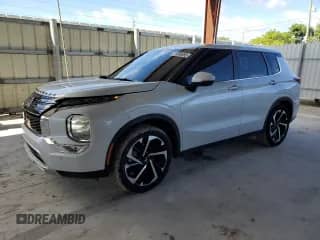 2023 Mitsubishi Outlander SE with VIN JA4J3UA80PZ053451, listed as a Copart auction lot 71093695 with 39,828 mi miles and Salvage title. Bid and sale history available at DreamBid. Image 1.